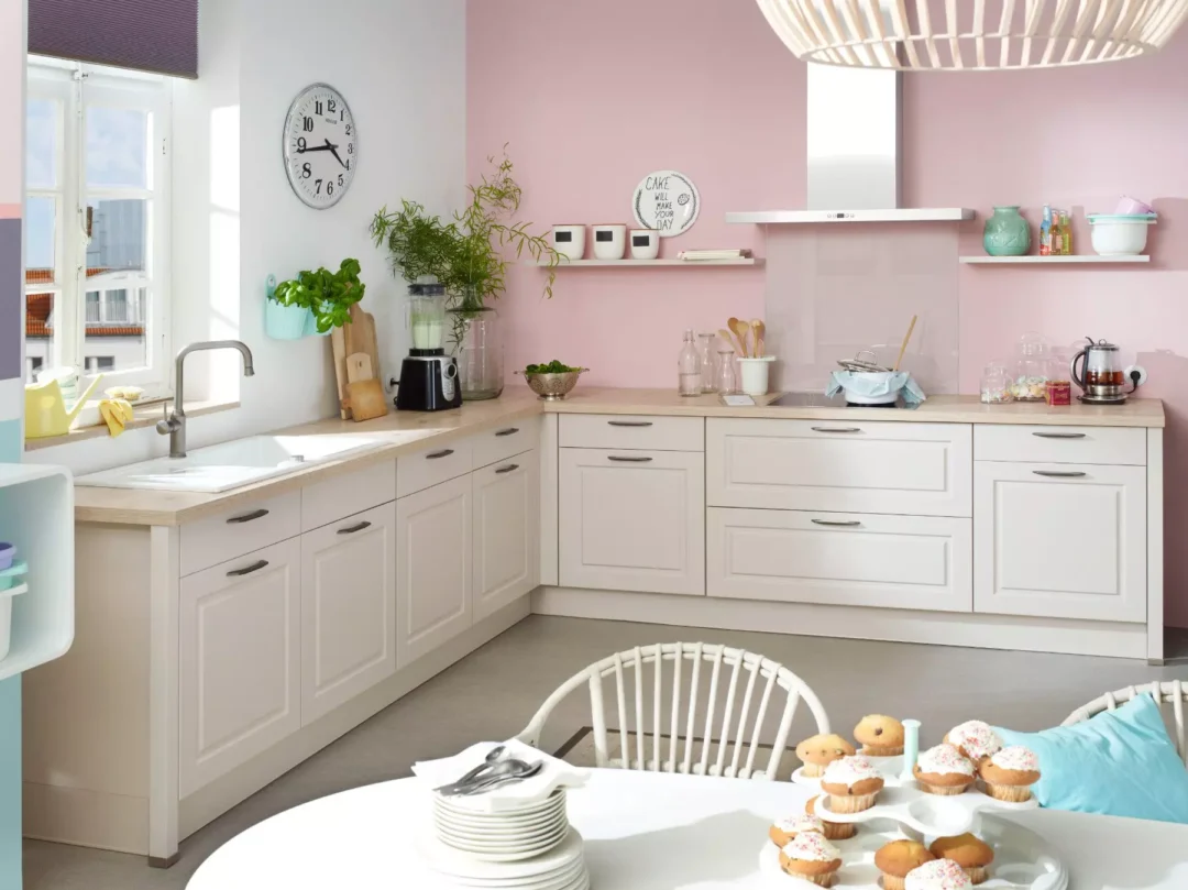 Bauformat Berger Light Shaker L Shaped Kitchen.