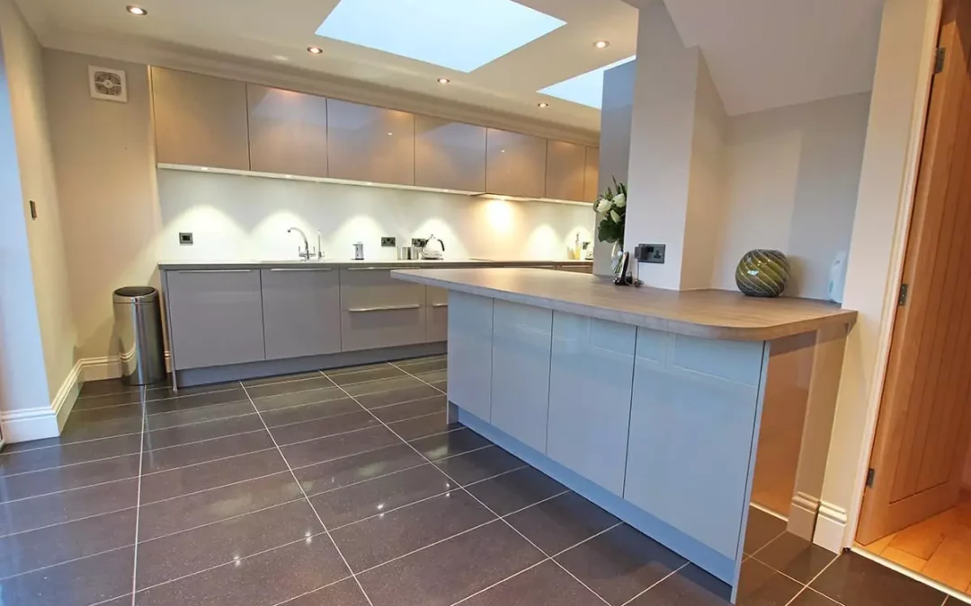 Luxury Laminate Worktop With Curves.
