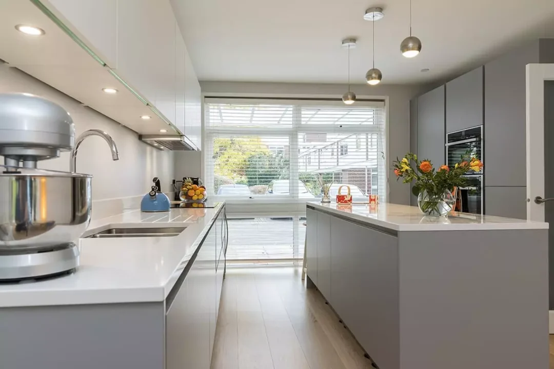 Under Cabinet Spot Lights With Pendant Lights.